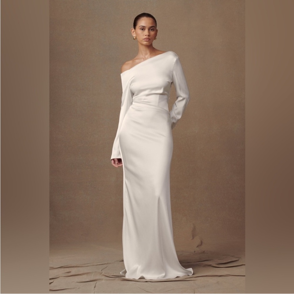 Elegant Off-Shoulder White Dress
